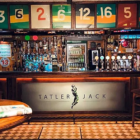 לינה וארוחת בוקר Tatler Jack 3*