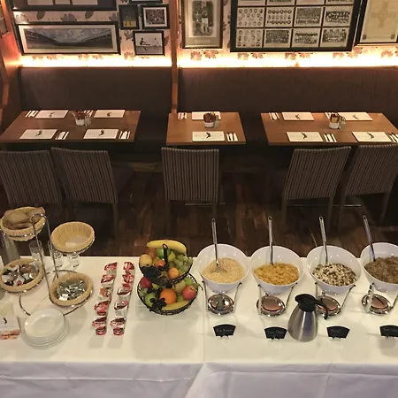 Tatler Jack Bed and Breakfast 3*